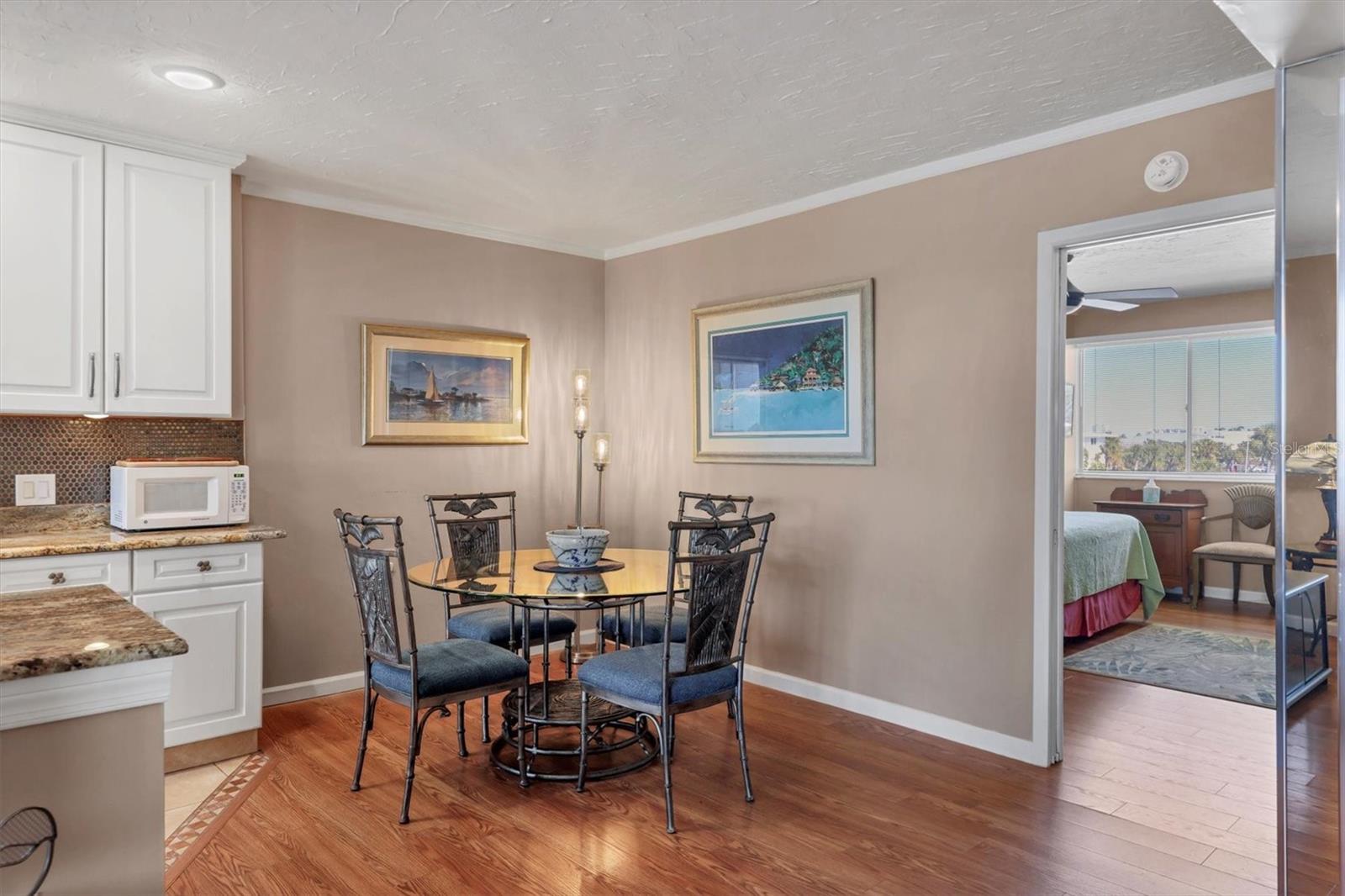 Image 9 of 36 For 761 John Ringling Boulevard 34