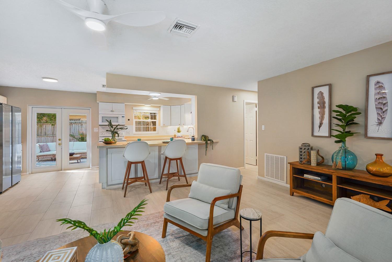 Image 4 of 23 For 635 Melody Circle