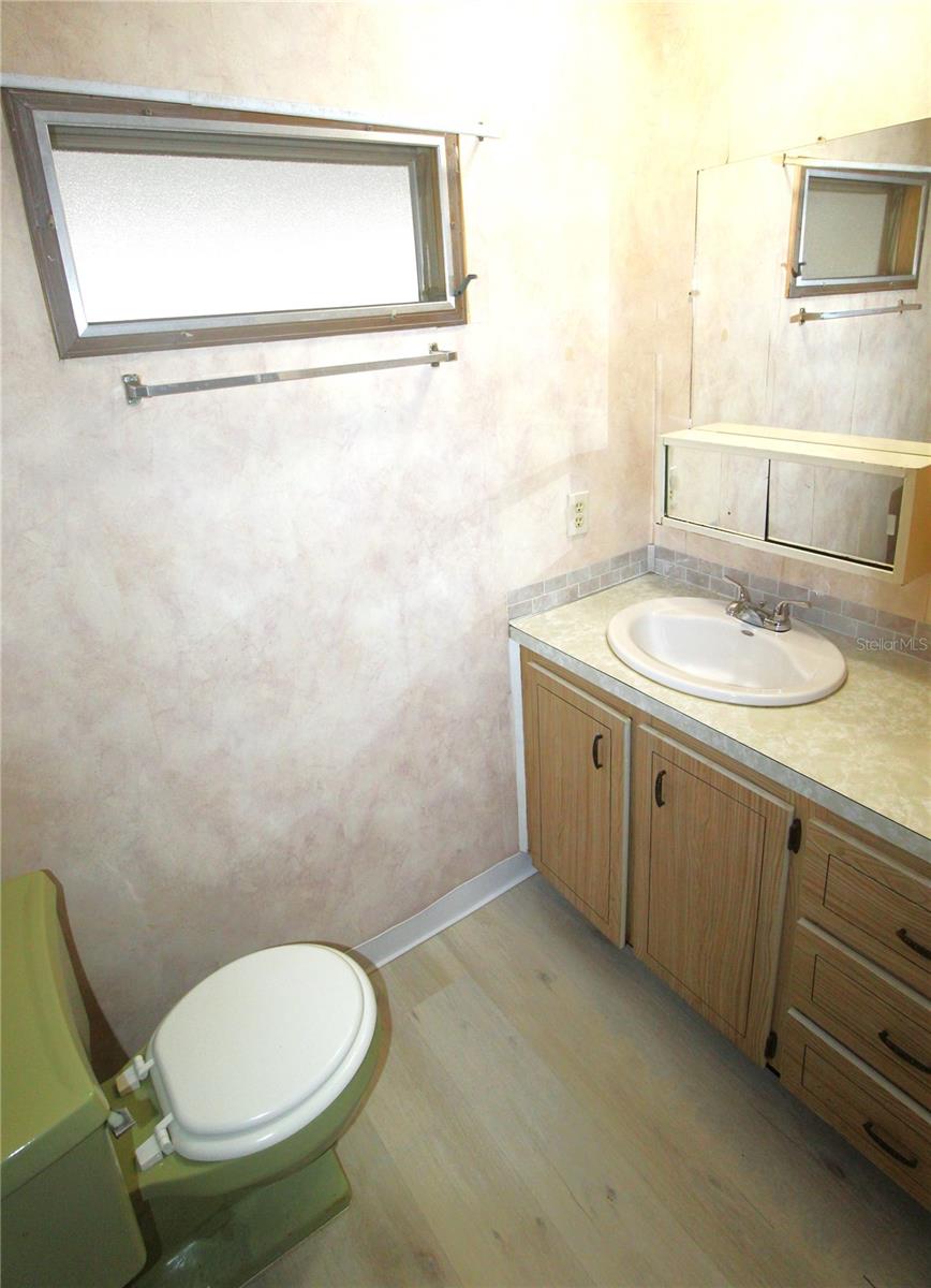 Image 10 of 15 For 716 49th Avenue W