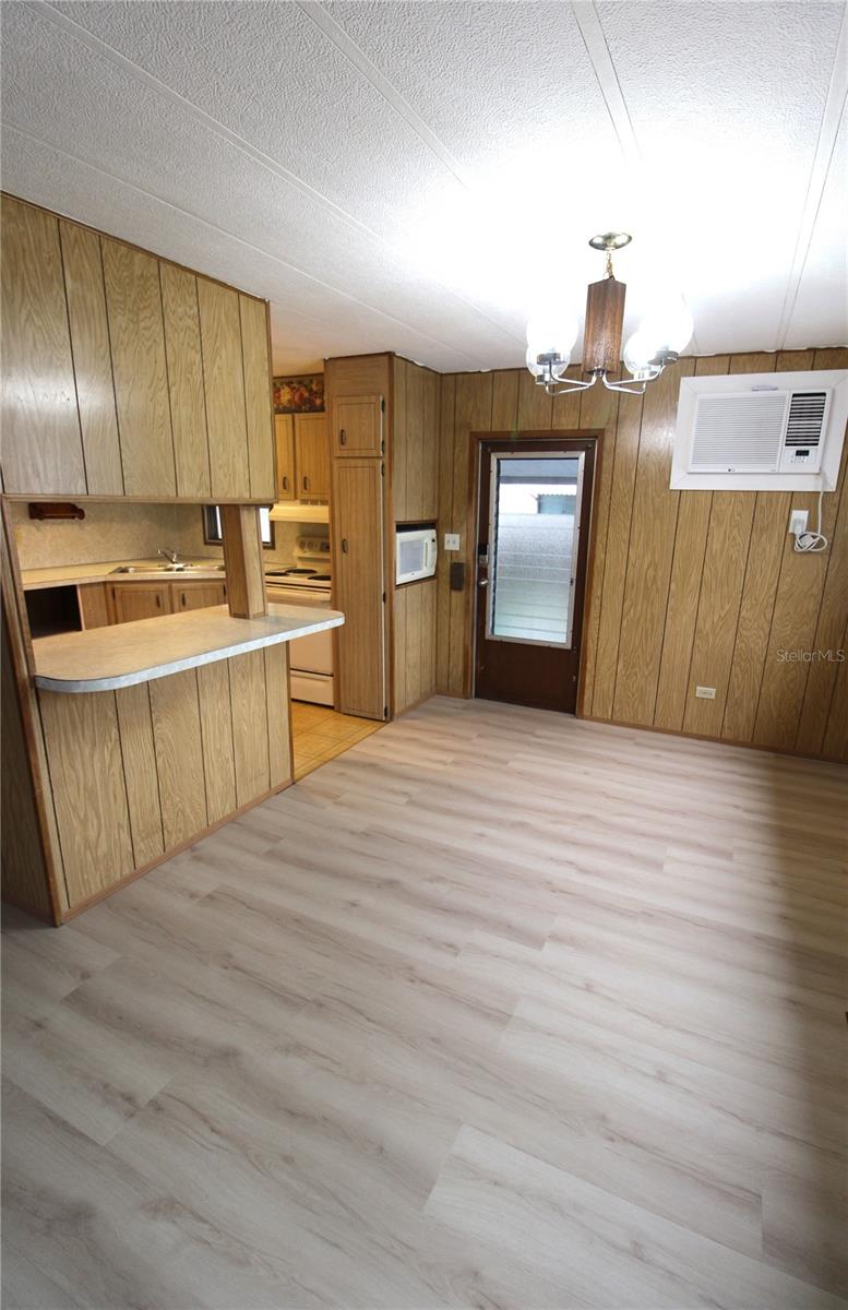 Image 5 of 15 For 716 49th Avenue W