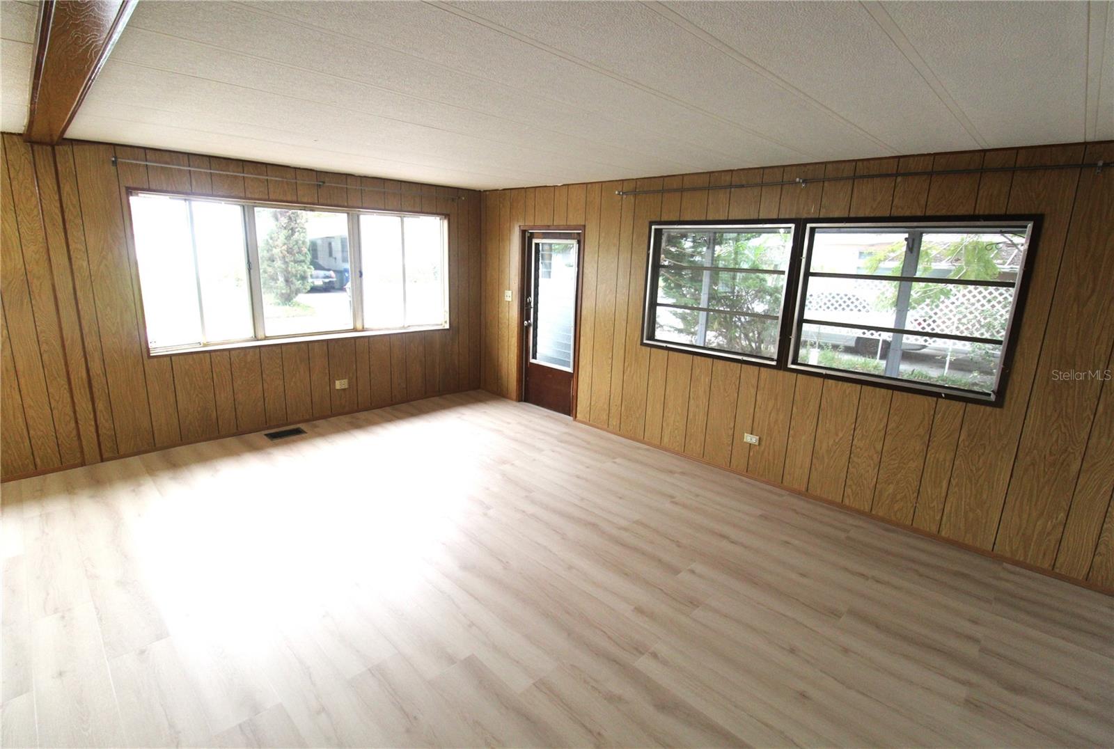 Image 7 of 15 For 716 49th Avenue W