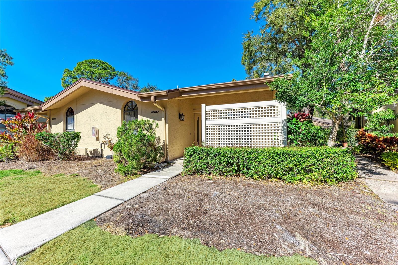 Details for 4537 Morningside 10, SARASOTA, FL 34235