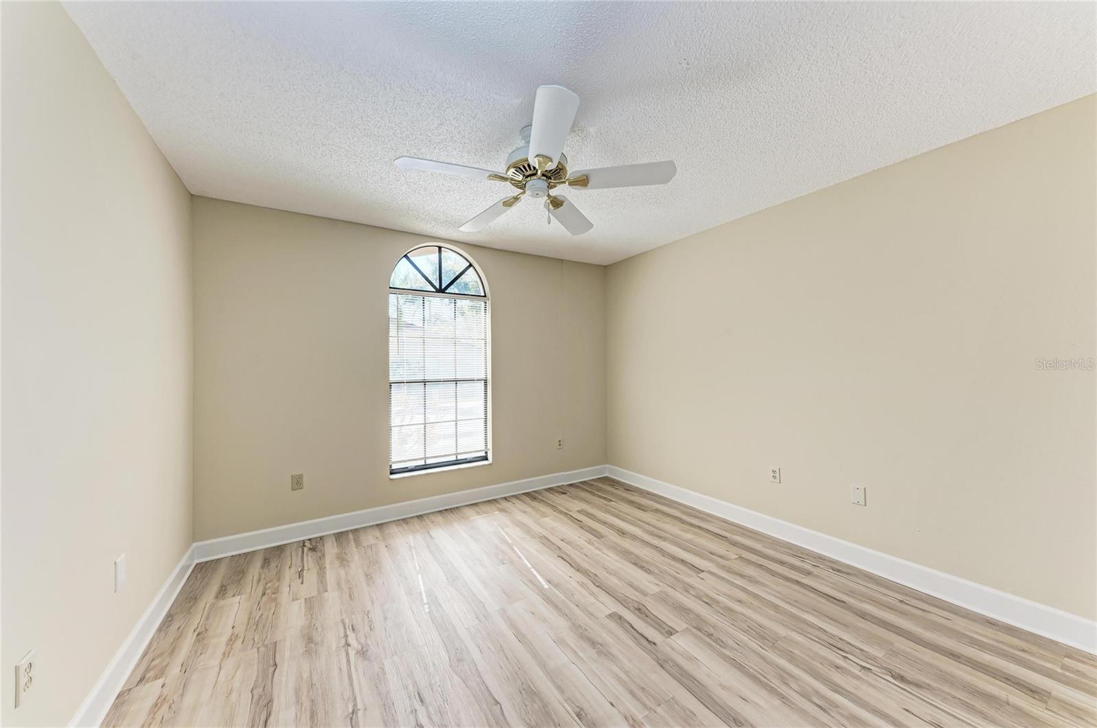 Image 17 of 36 For 4537 Morningside  10