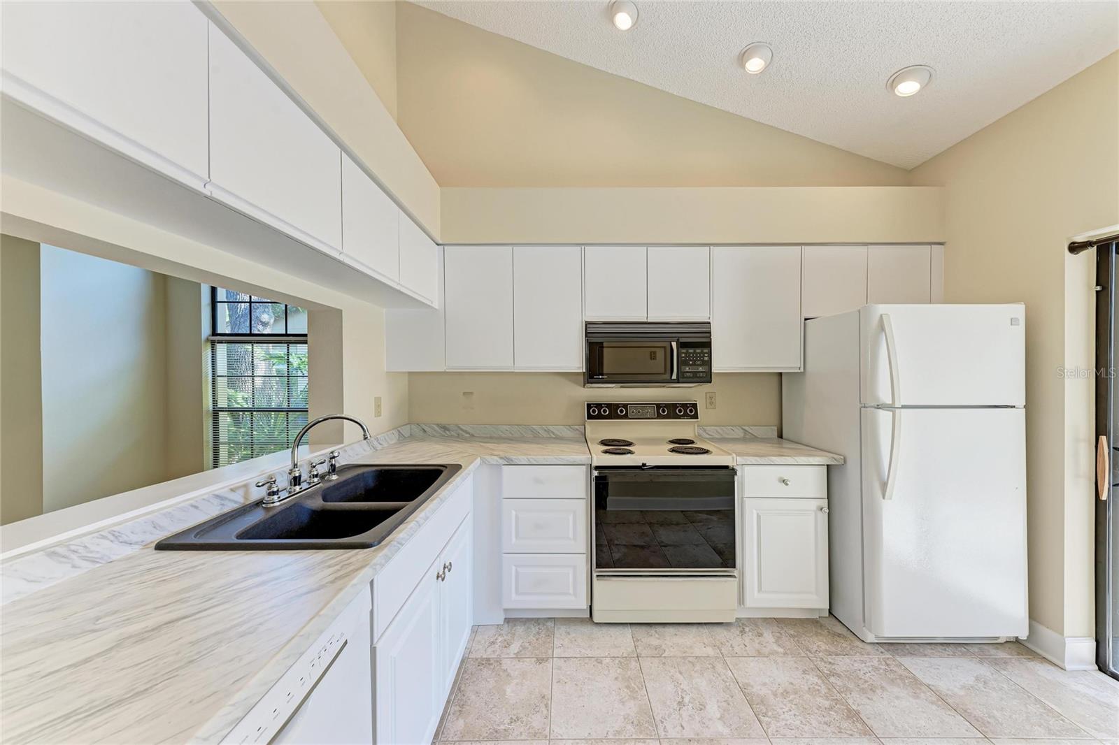 Image 9 of 36 For 4537 Morningside  10