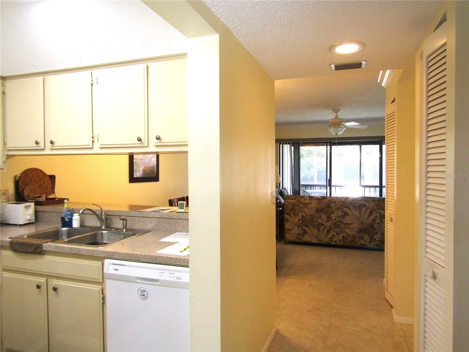 Image 2 of 31 For 4628 Ringwood Meadow 26