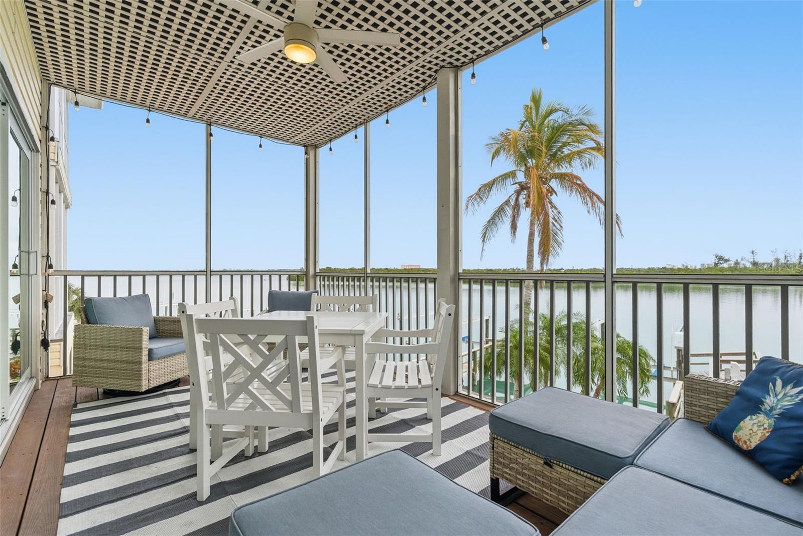 Image 17 of 62 For 9211 Midnight Pass Road 6