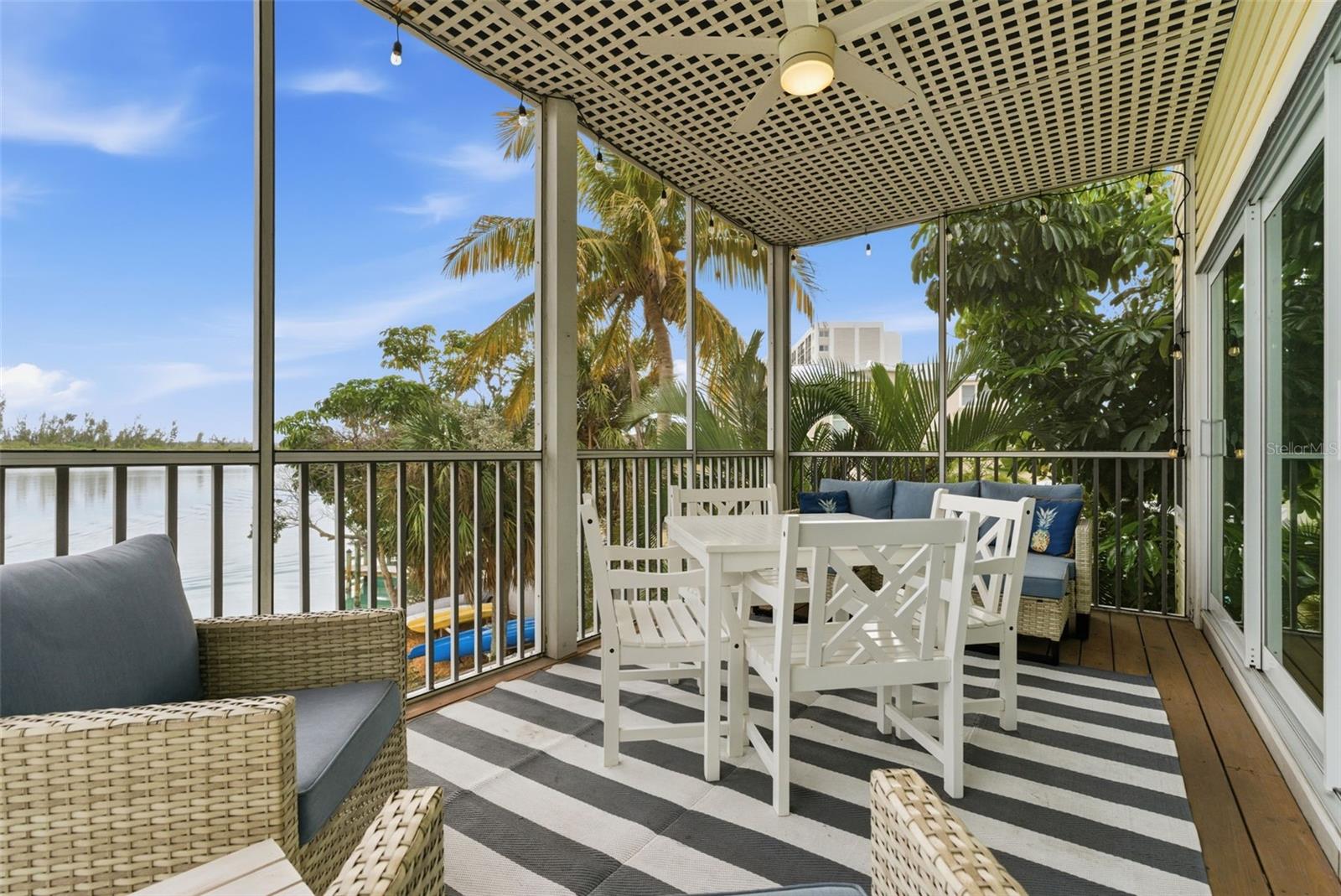 Image 18 of 62 For 9211 Midnight Pass Road 6