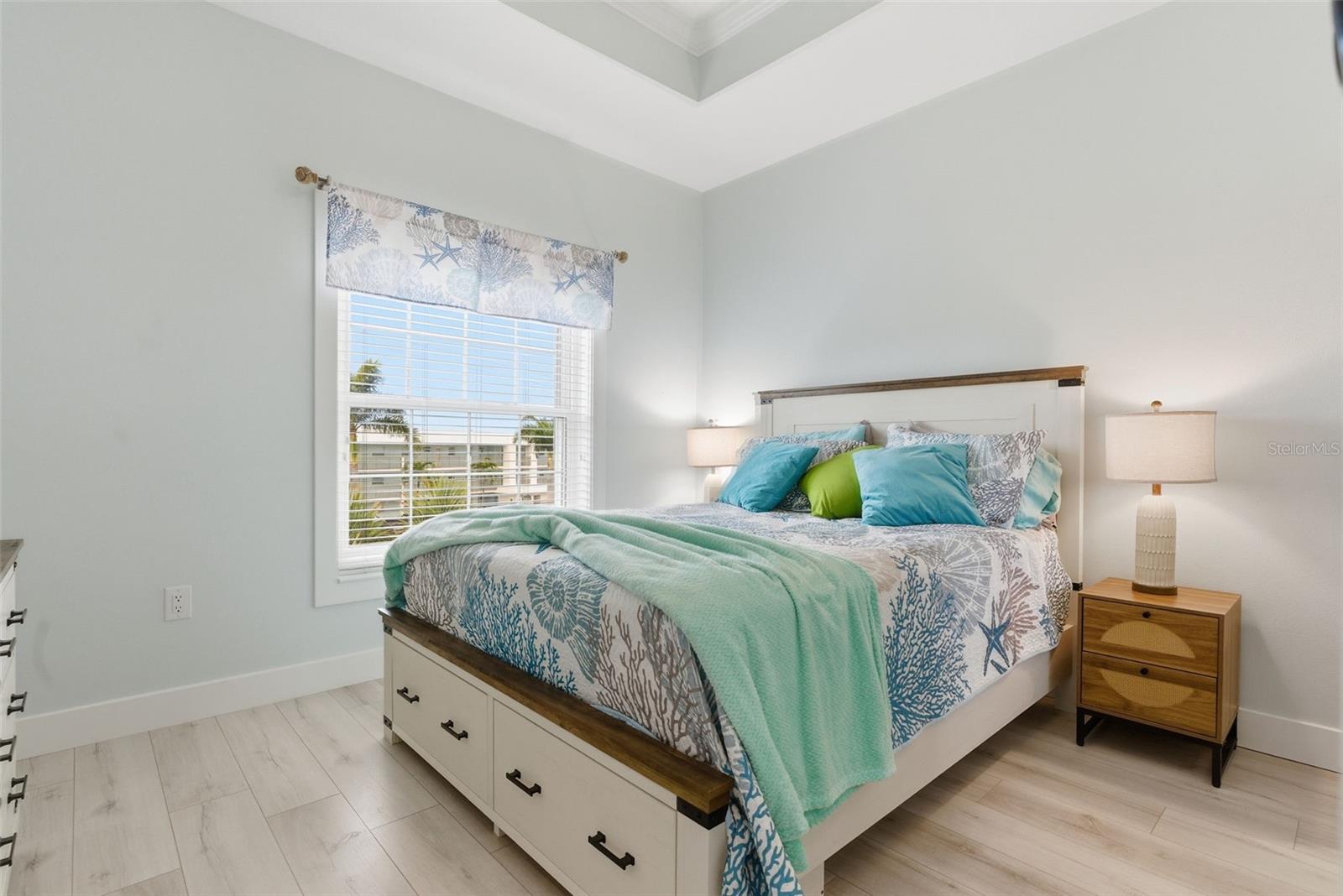 Image 29 of 62 For 9211 Midnight Pass Road 6