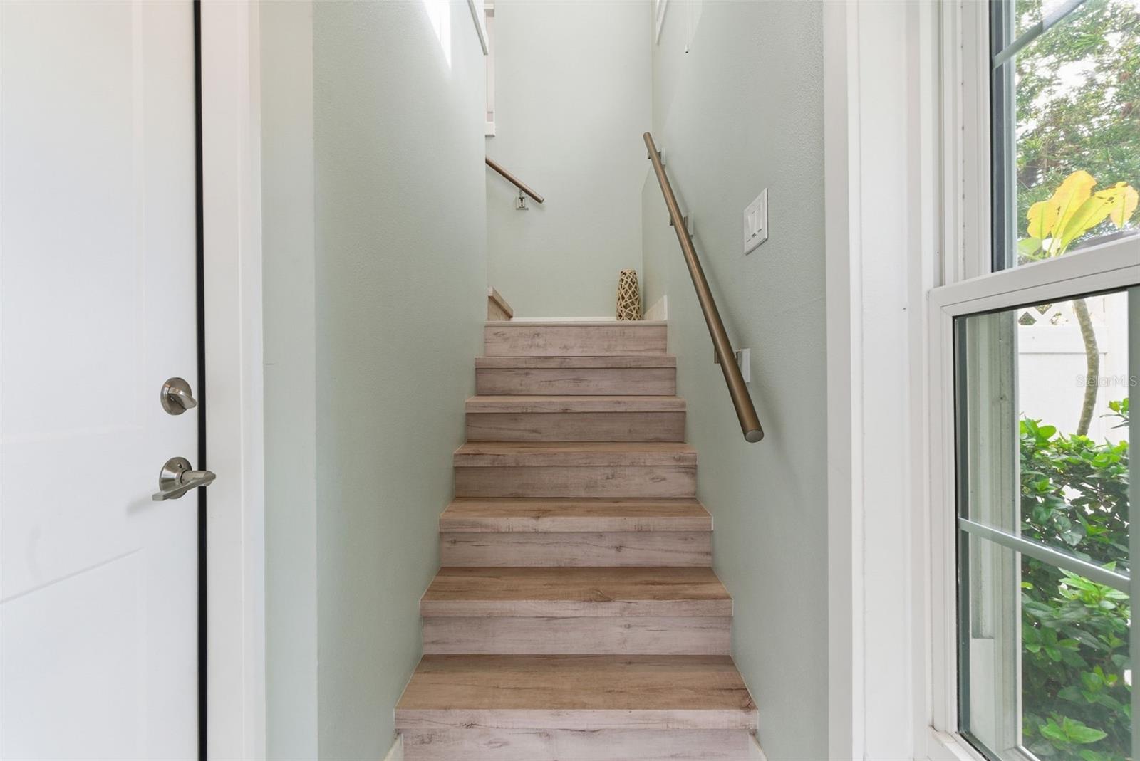 Image 3 of 62 For 9211 Midnight Pass Road 6