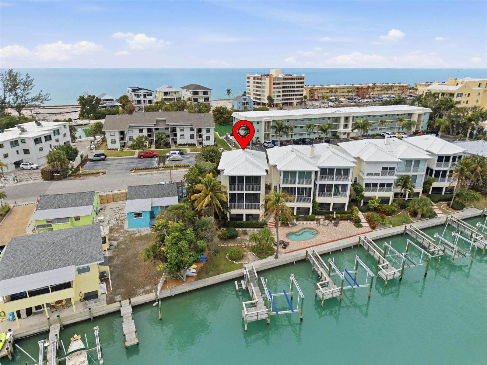 Image 43 of 62 For 9211 Midnight Pass Road 6