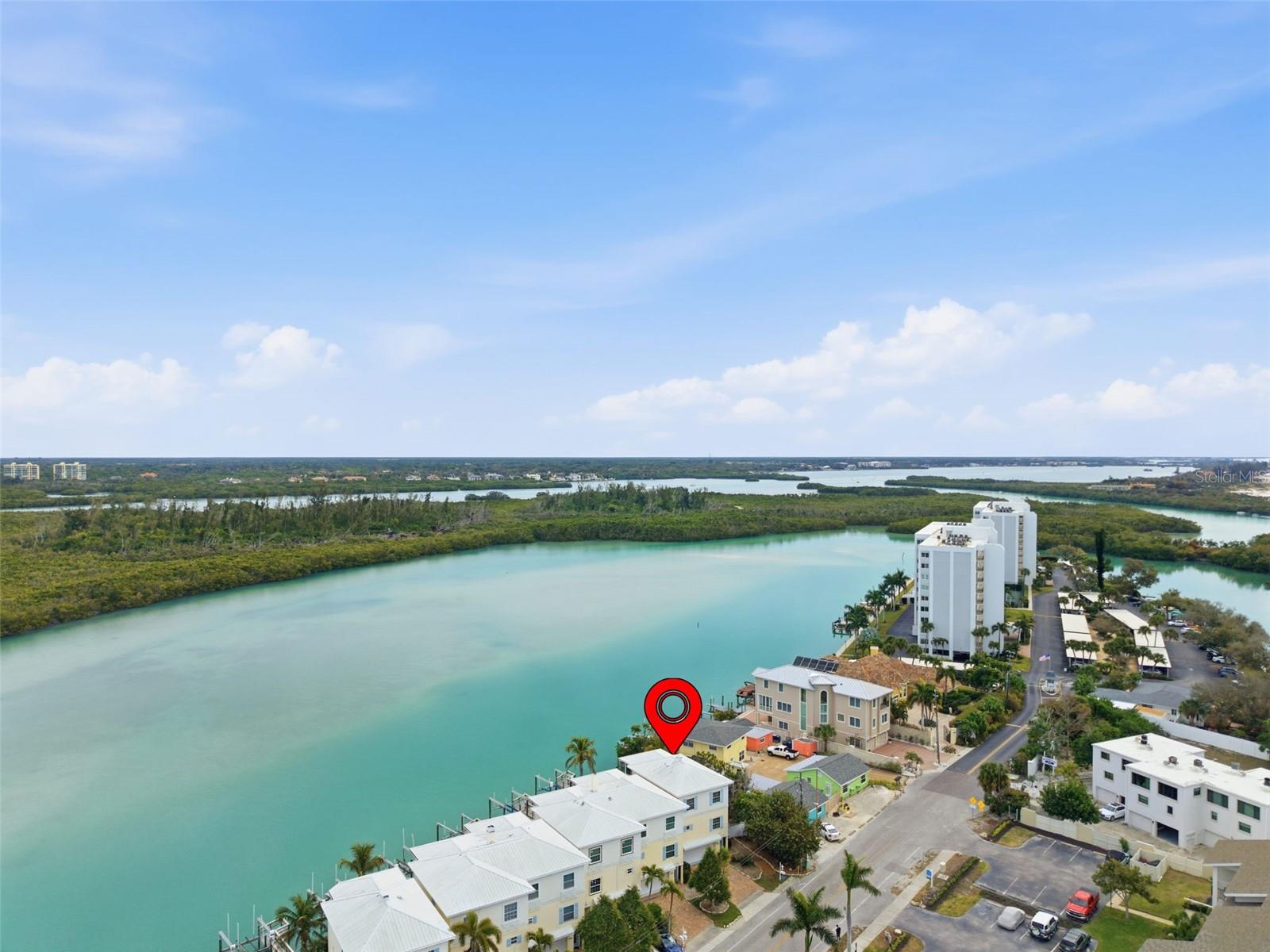 Image 46 of 62 For 9211 Midnight Pass Road 6