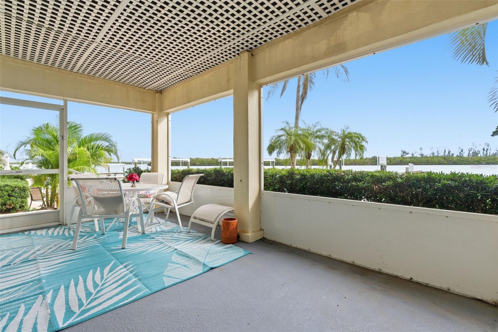 Image 47 of 62 For 9211 Midnight Pass Road 6