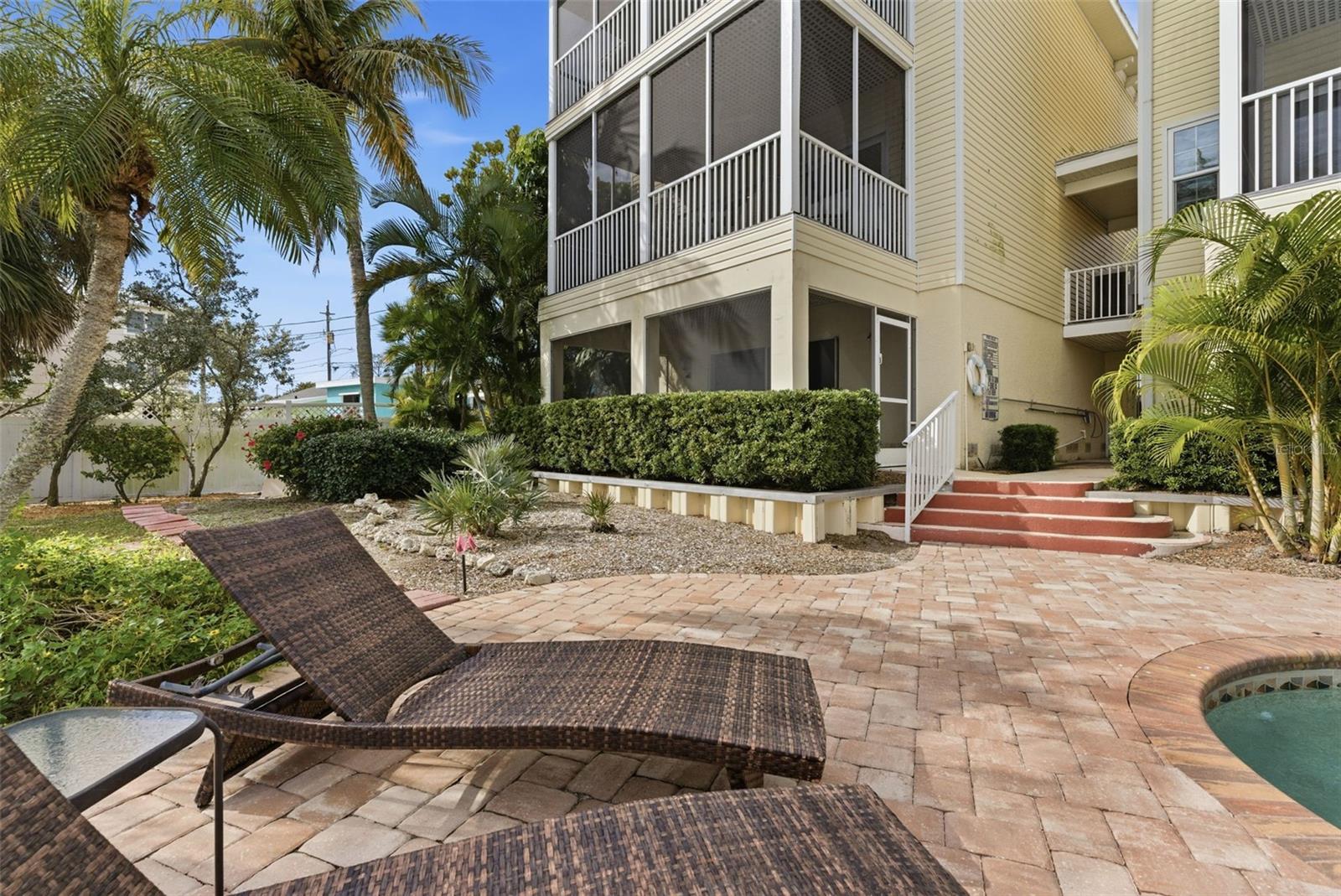 Image 51 of 62 For 9211 Midnight Pass Road 6