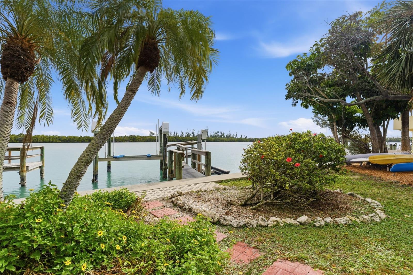 Image 54 of 62 For 9211 Midnight Pass Road 6