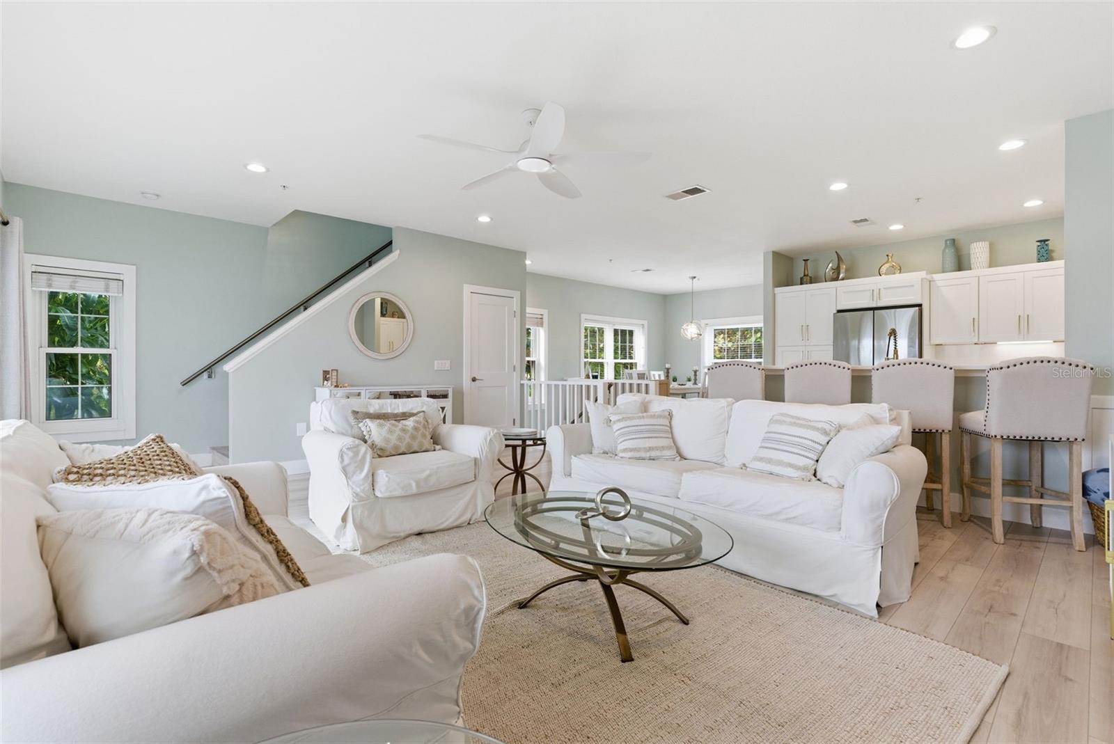 Image 8 of 62 For 9211 Midnight Pass Road 6