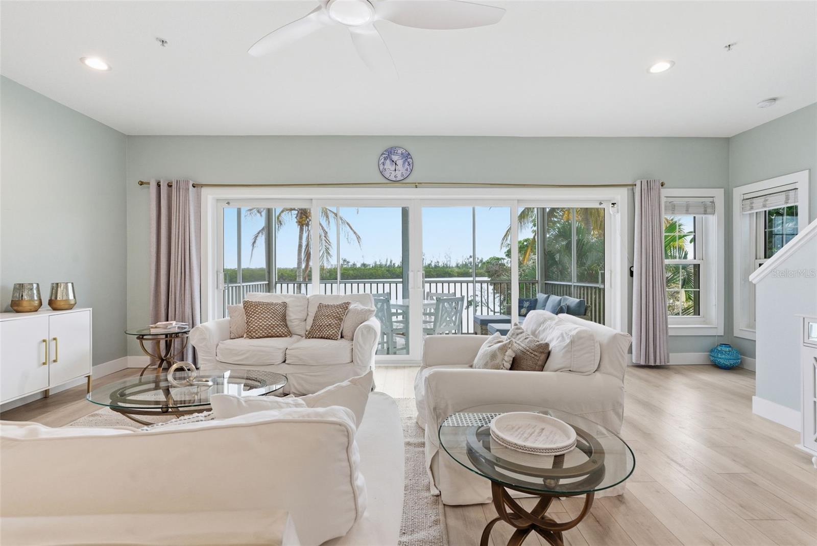 Image 9 of 62 For 9211 Midnight Pass Road 6