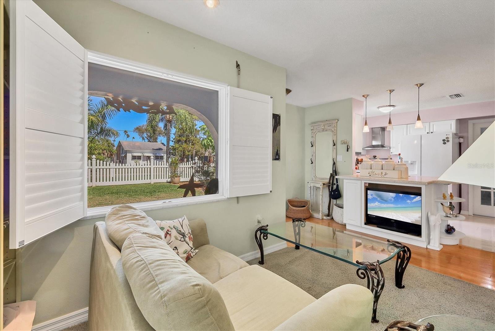 Image 11 of 40 For 2213 19th Avenue W