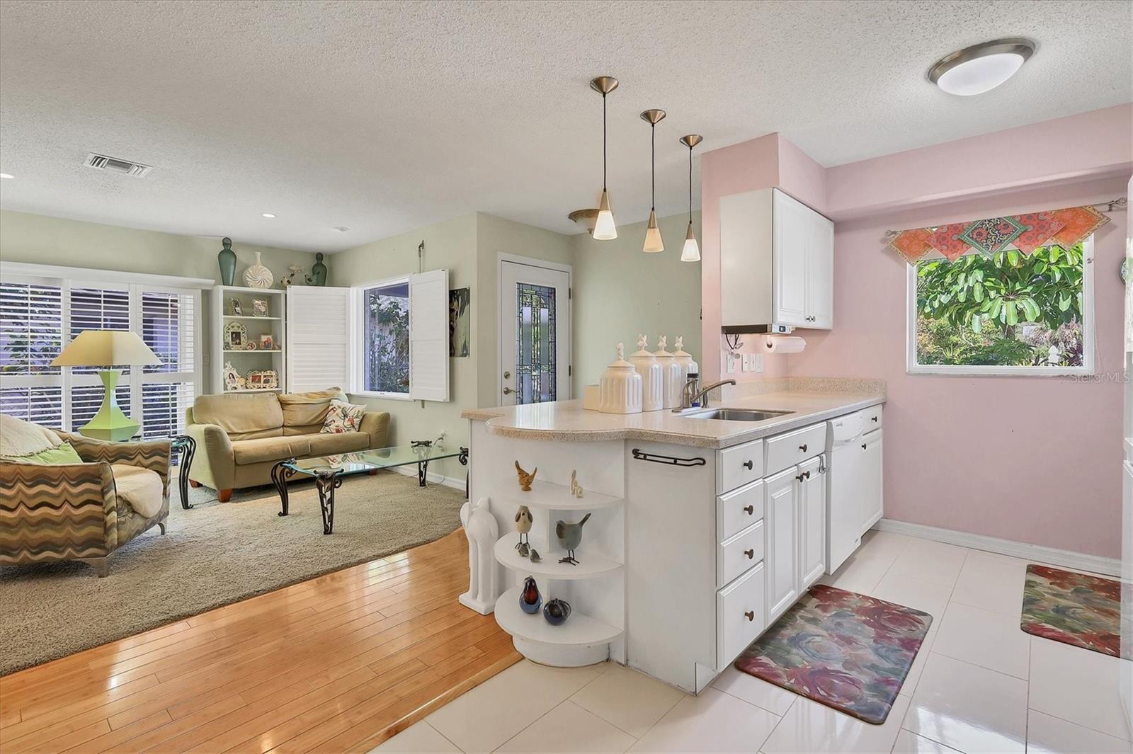 Image 16 of 40 For 2213 19th Avenue W