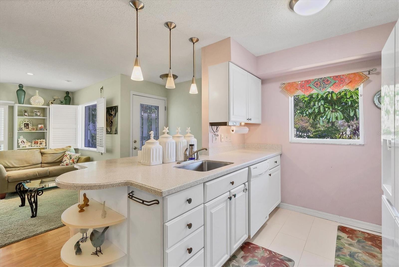 Image 17 of 40 For 2213 19th Avenue W