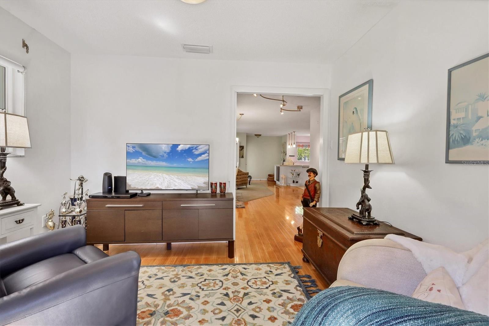 Image 30 of 40 For 2213 19th Avenue W