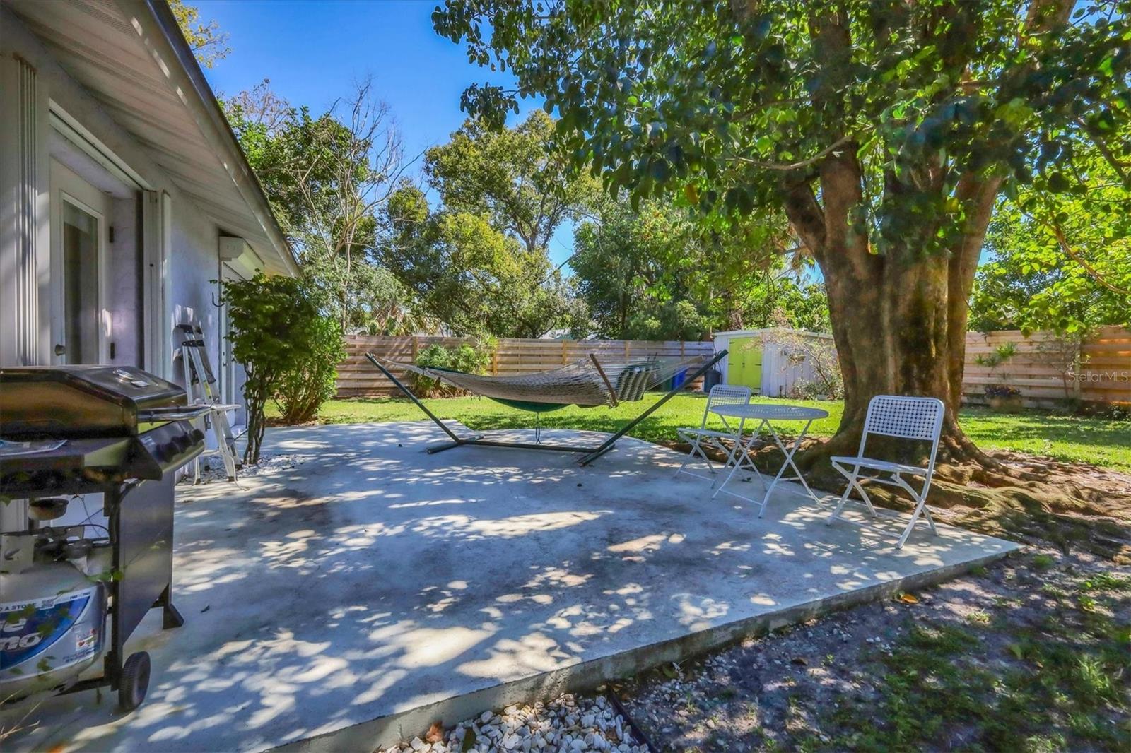 Image 33 of 40 For 2213 19th Avenue W