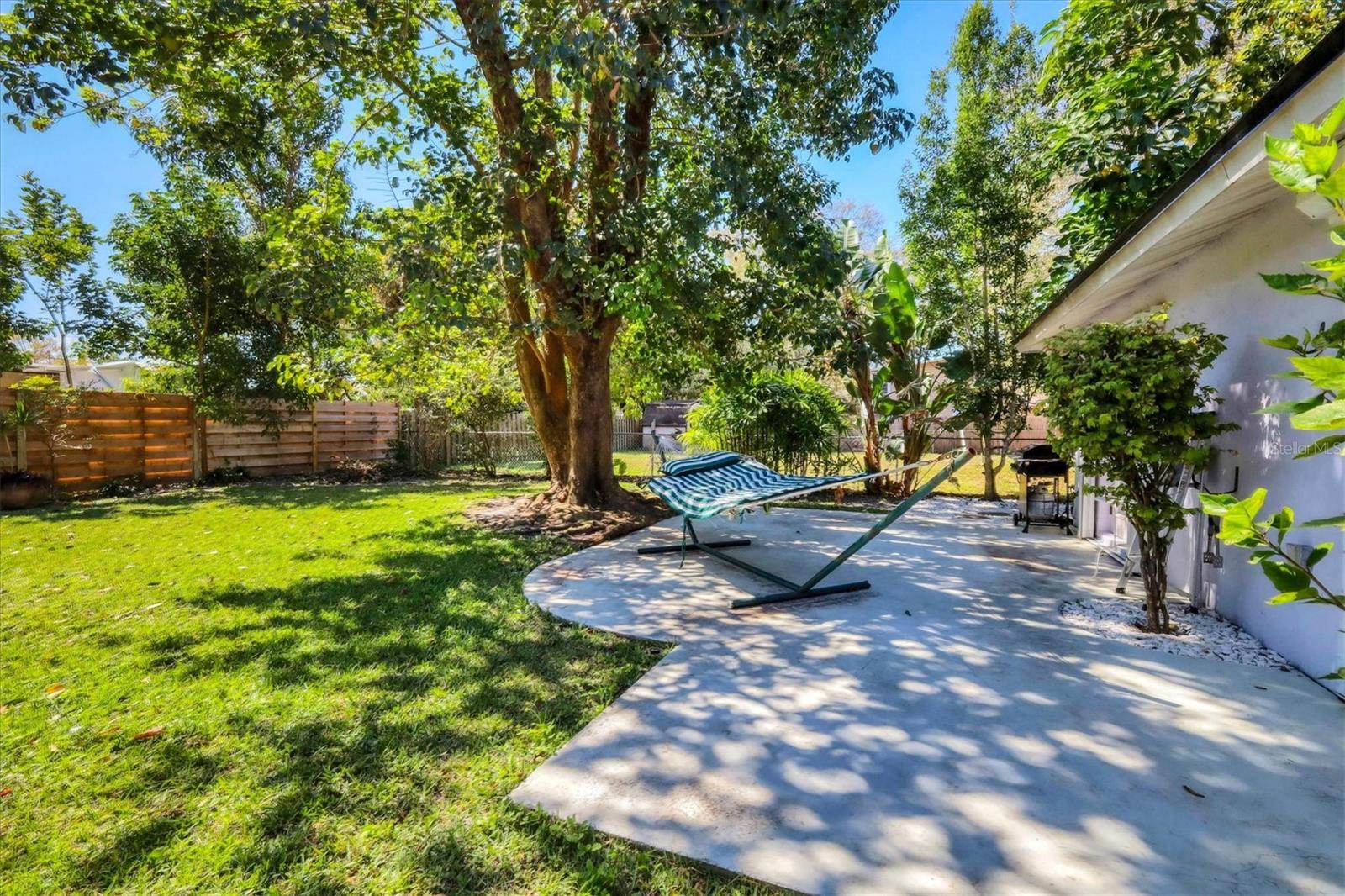 Image 34 of 40 For 2213 19th Avenue W