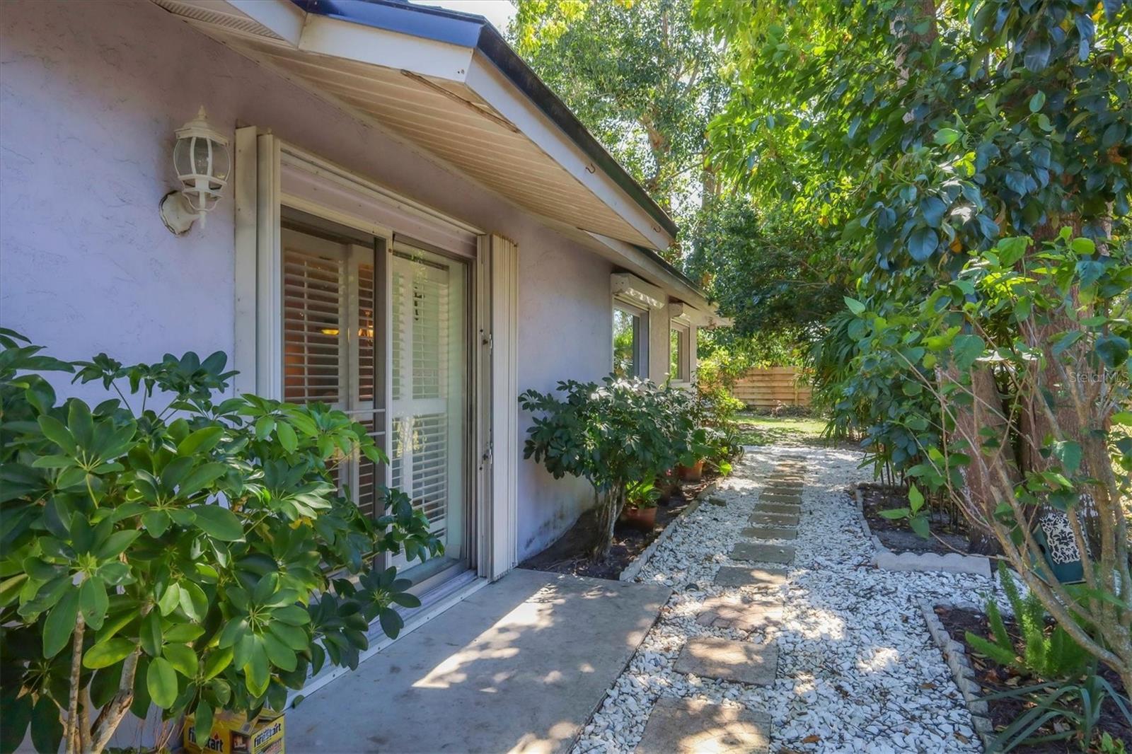 Image 35 of 40 For 2213 19th Avenue W