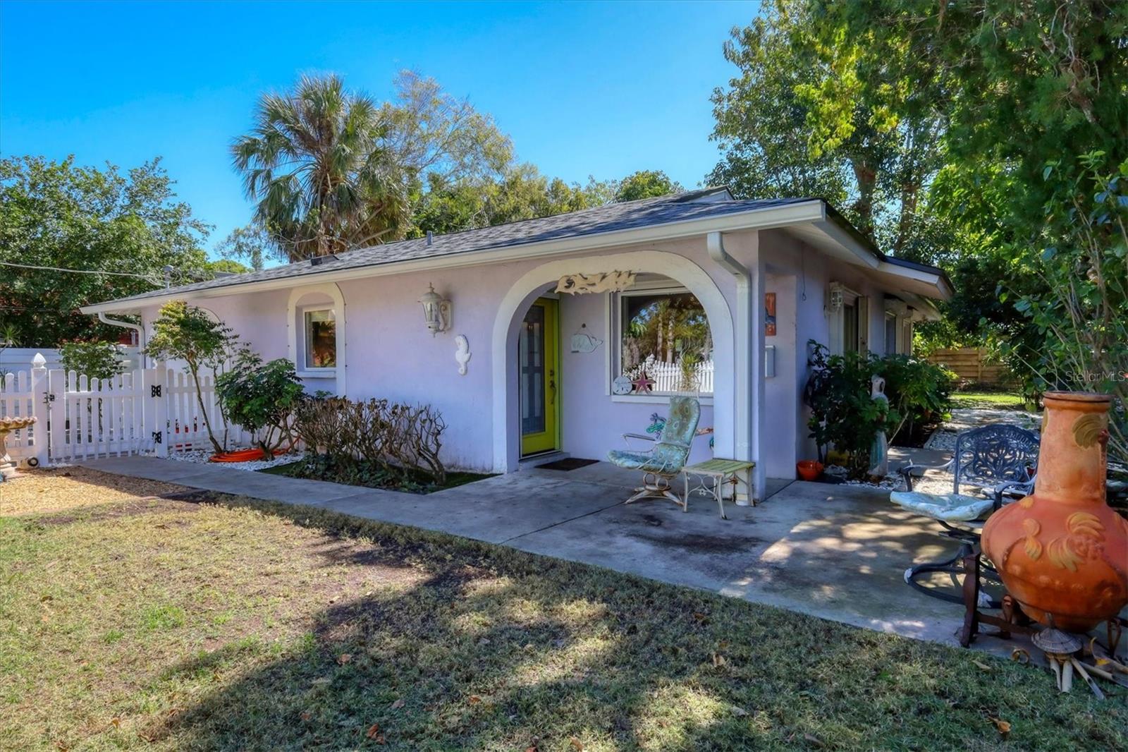 Image 5 of 40 For 2213 19th Avenue W