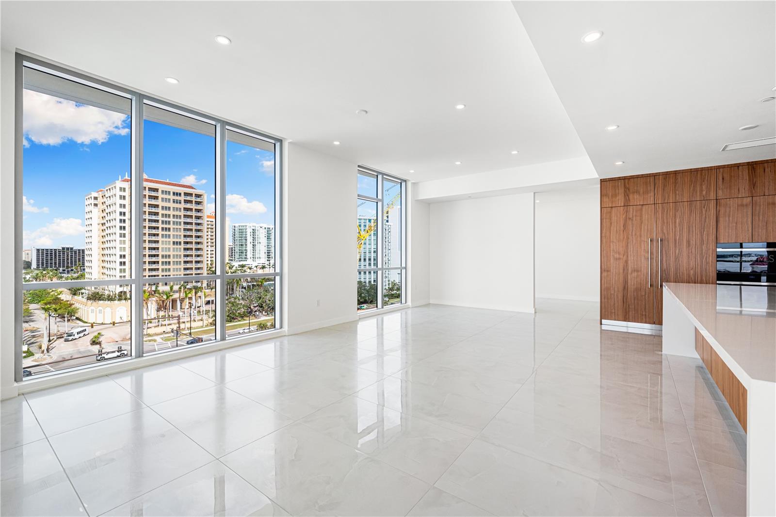 Image 18 of 67 For 111 Golden Gate Point 701ph