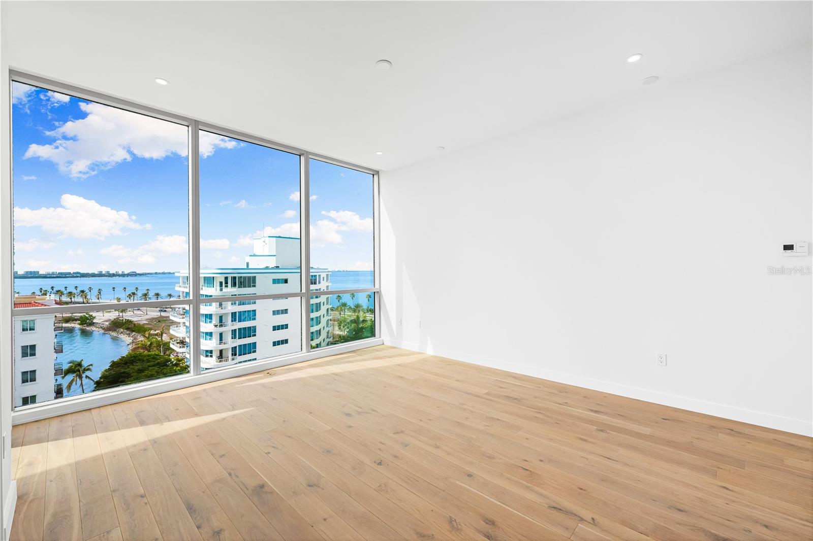 Image 24 of 67 For 111 Golden Gate Point 701ph