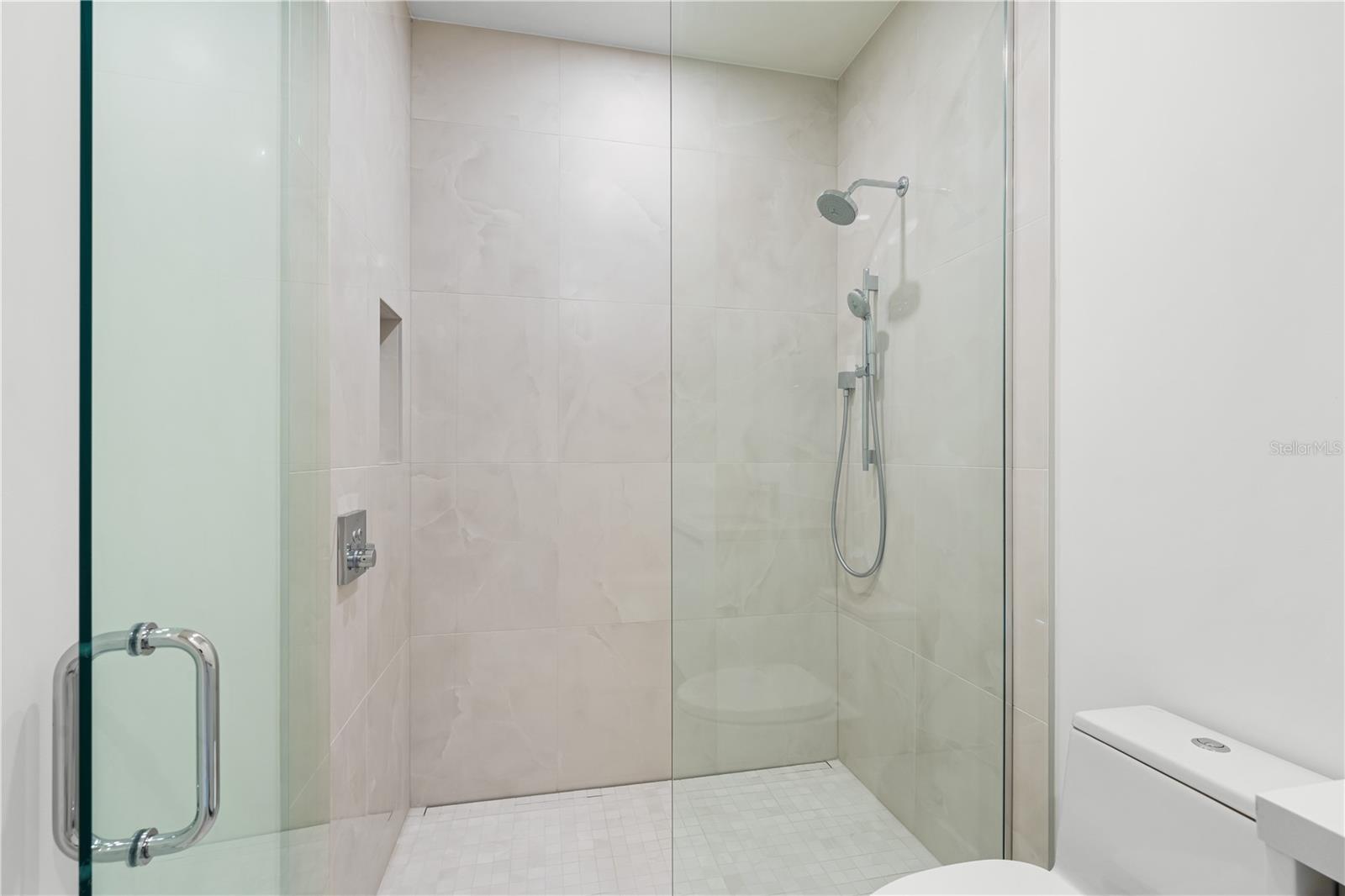 Image 33 of 67 For 111 Golden Gate Point 701ph