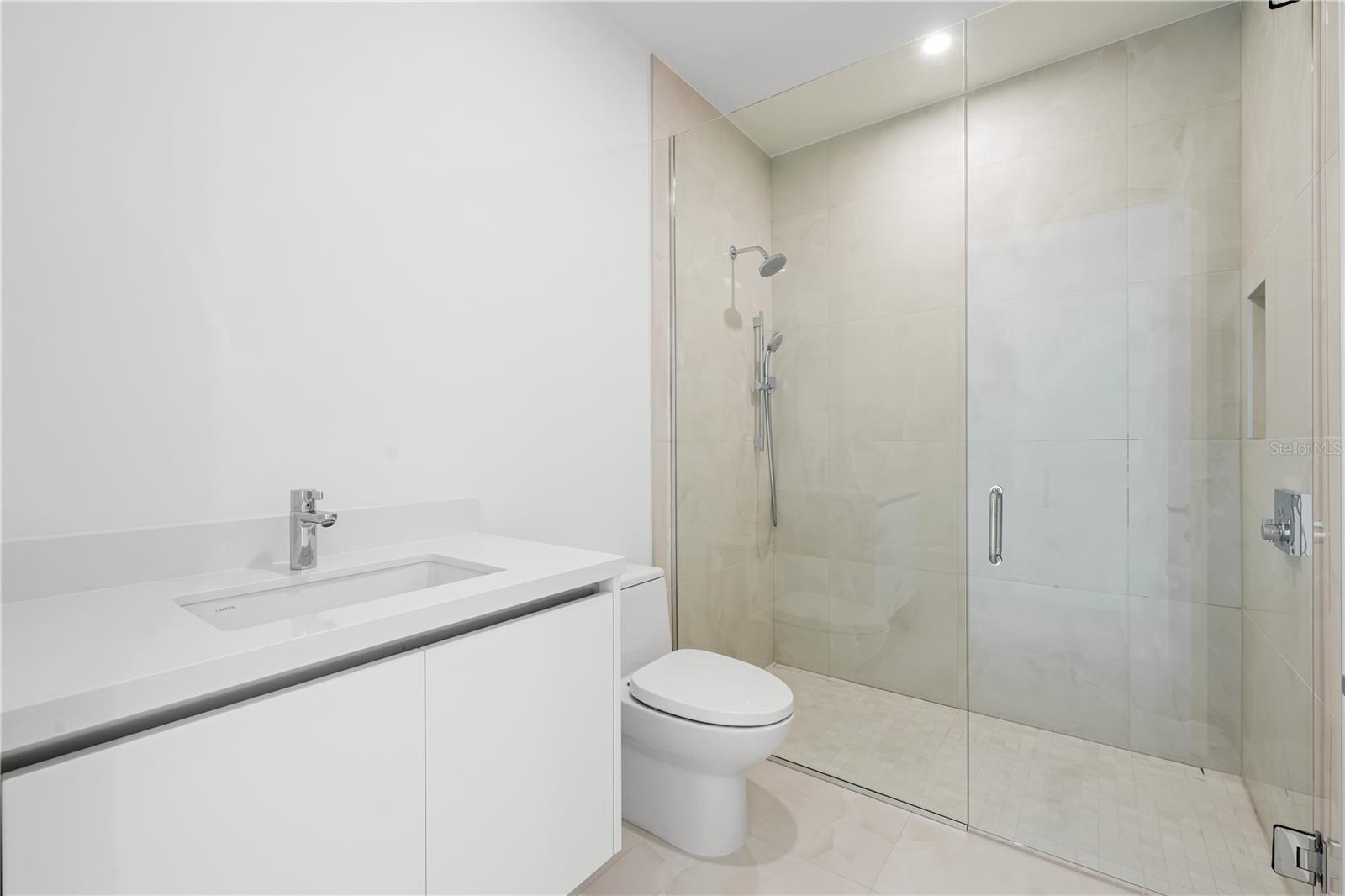 Image 36 of 67 For 111 Golden Gate Point 701ph