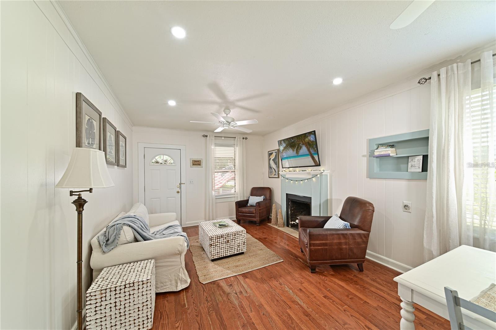 Image 3 of 20 For 1318 6th Street W