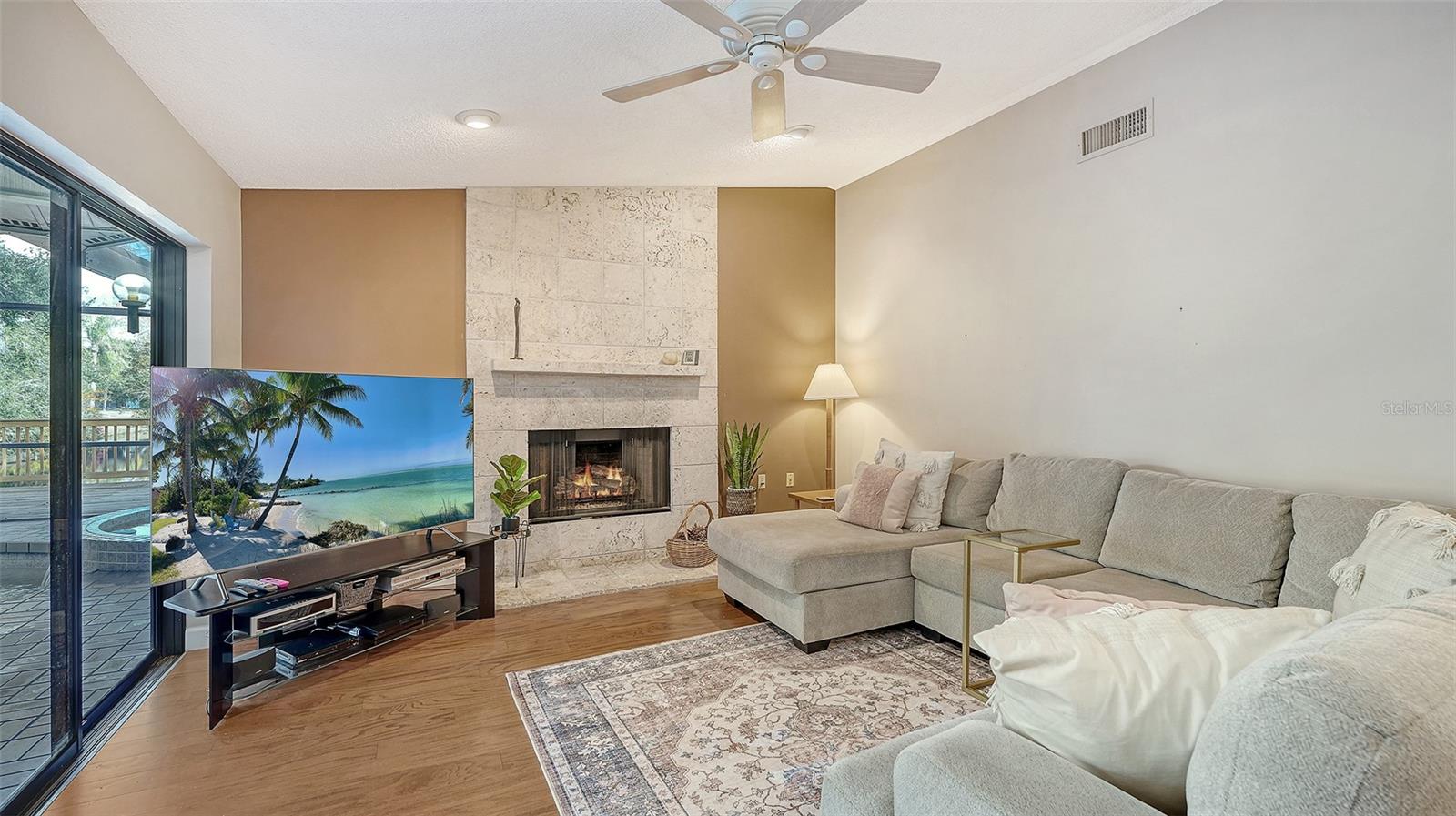 Image 12 of 48 For 5331 Dominica Circle