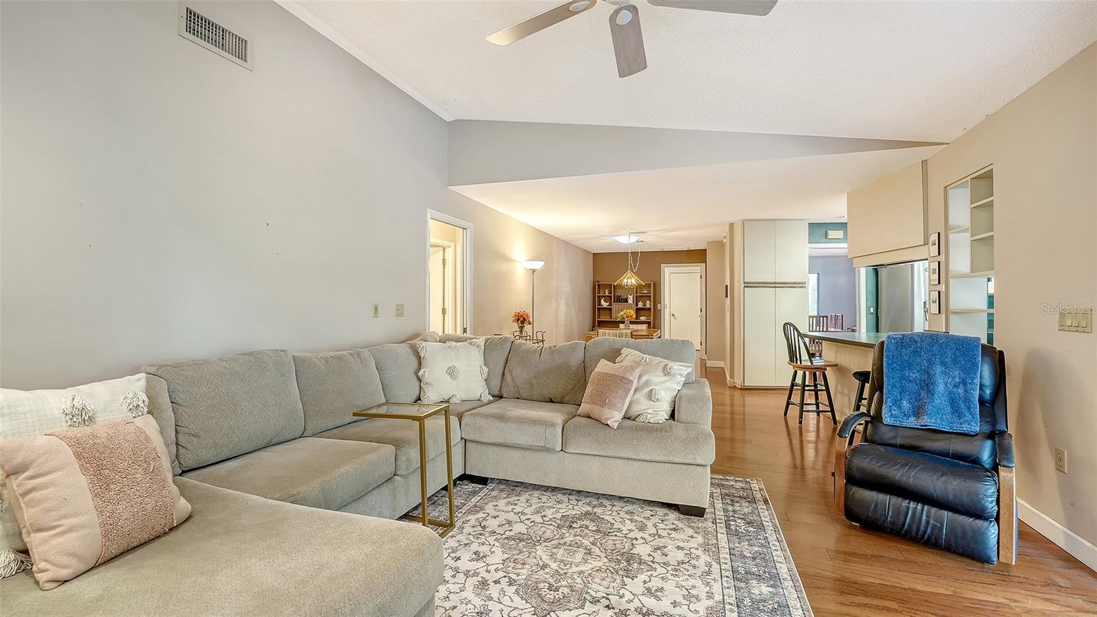 Image 13 of 48 For 5331 Dominica Circle