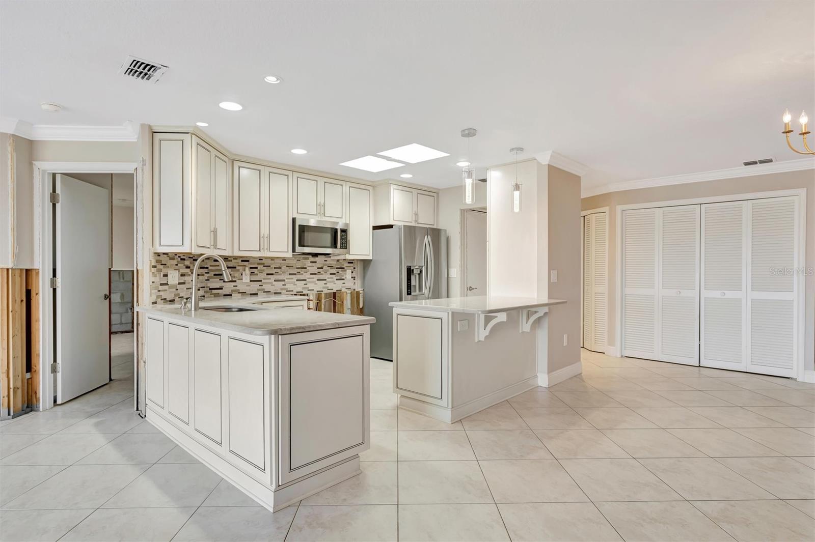 Image 11 of 47 For 3893 Catalina Drive