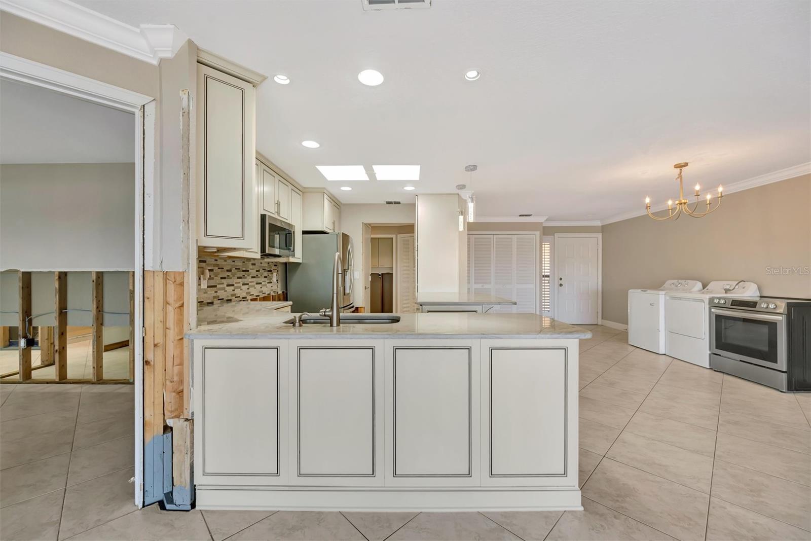 Image 12 of 47 For 3893 Catalina Drive