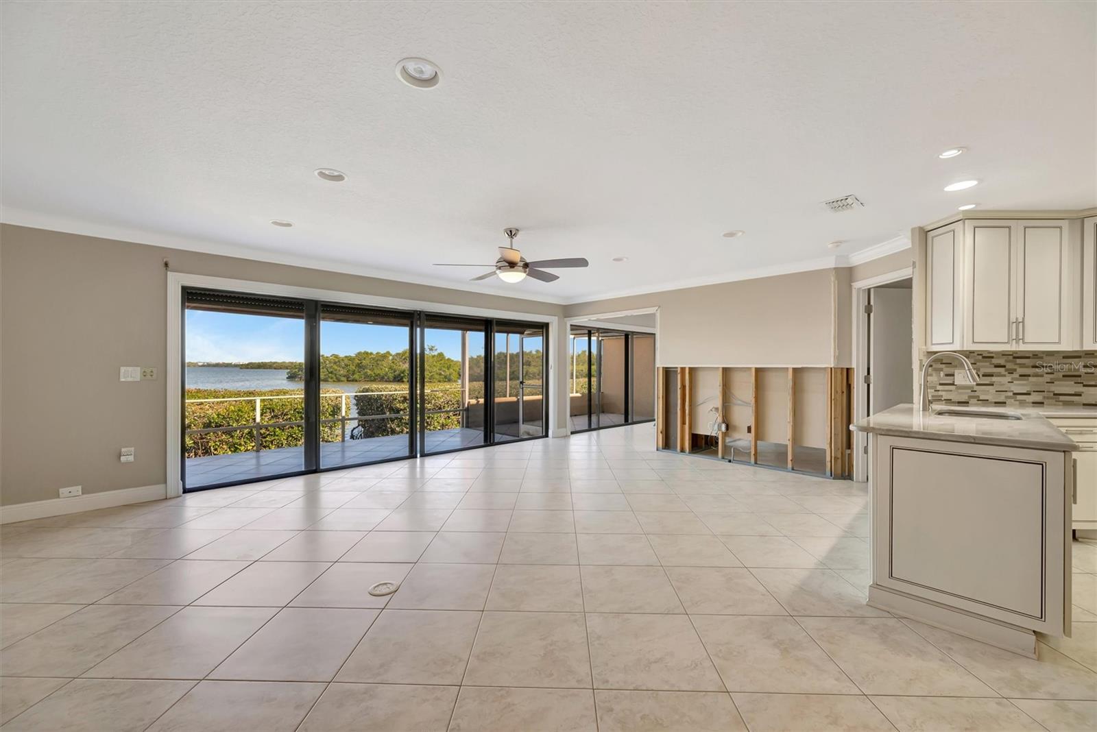 Image 14 of 47 For 3893 Catalina Drive