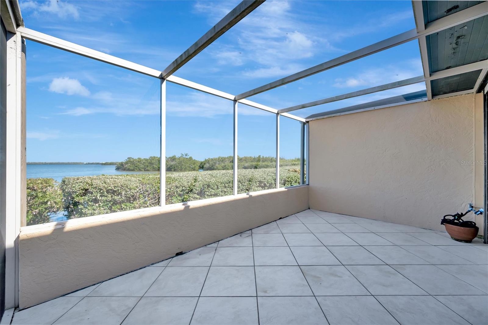 Image 19 of 47 For 3893 Catalina Drive