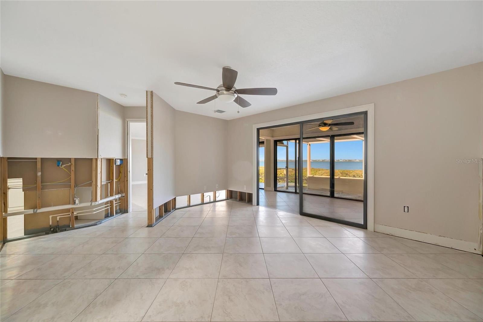 Image 21 of 47 For 3893 Catalina Drive