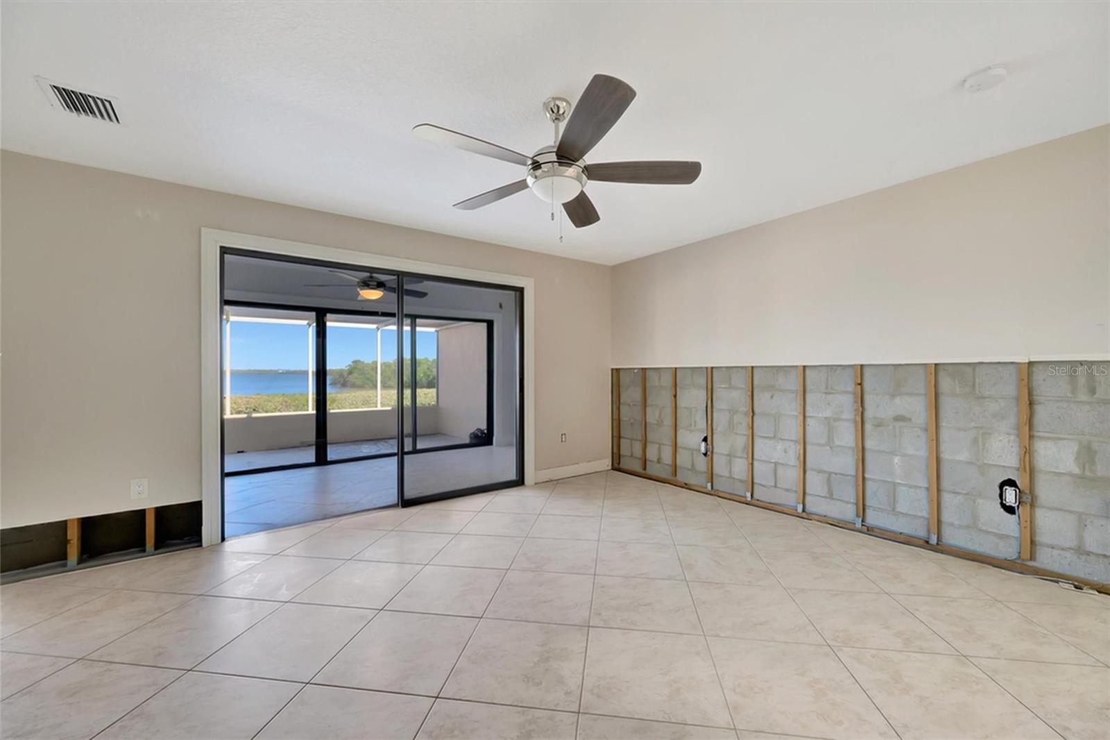 Image 22 of 47 For 3893 Catalina Drive