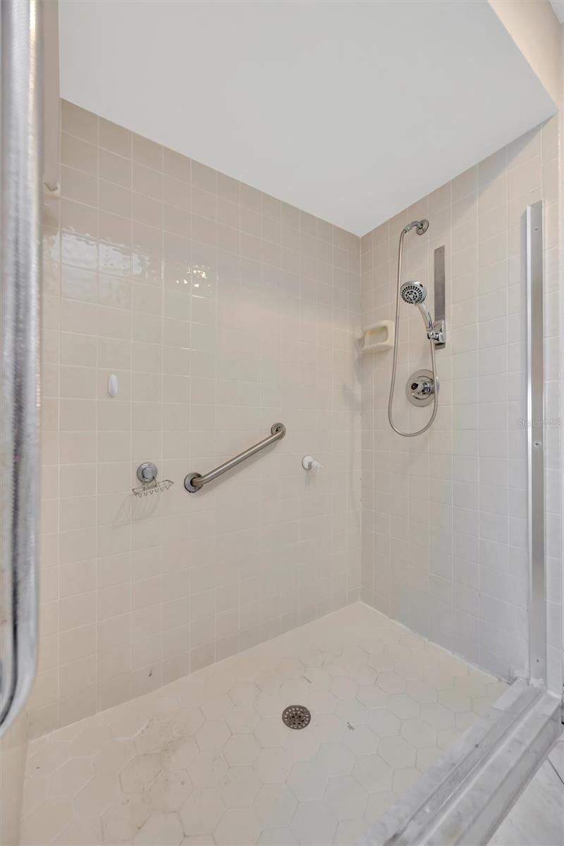 Image 24 of 47 For 3893 Catalina Drive