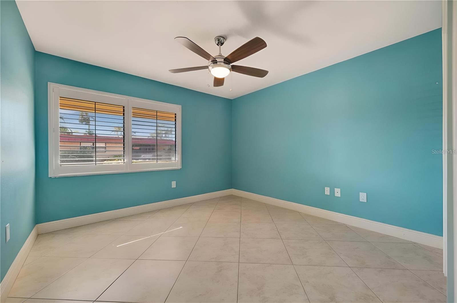 Image 32 of 47 For 3893 Catalina Drive