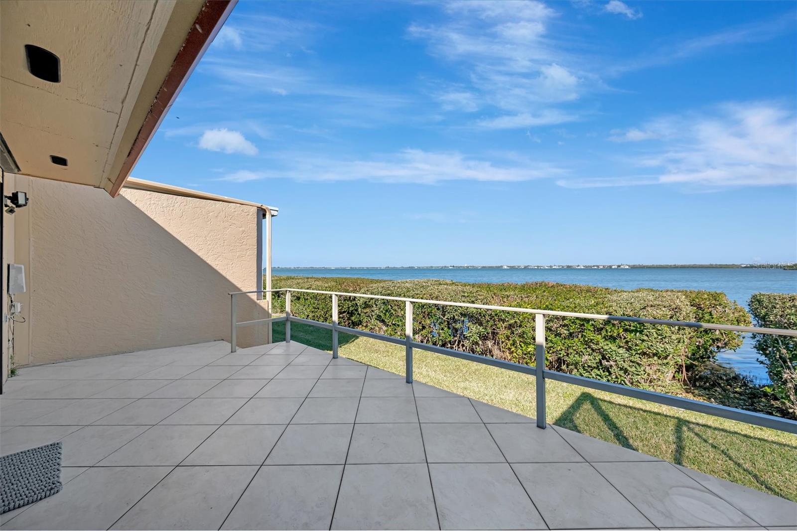 Image 4 of 47 For 3893 Catalina Drive