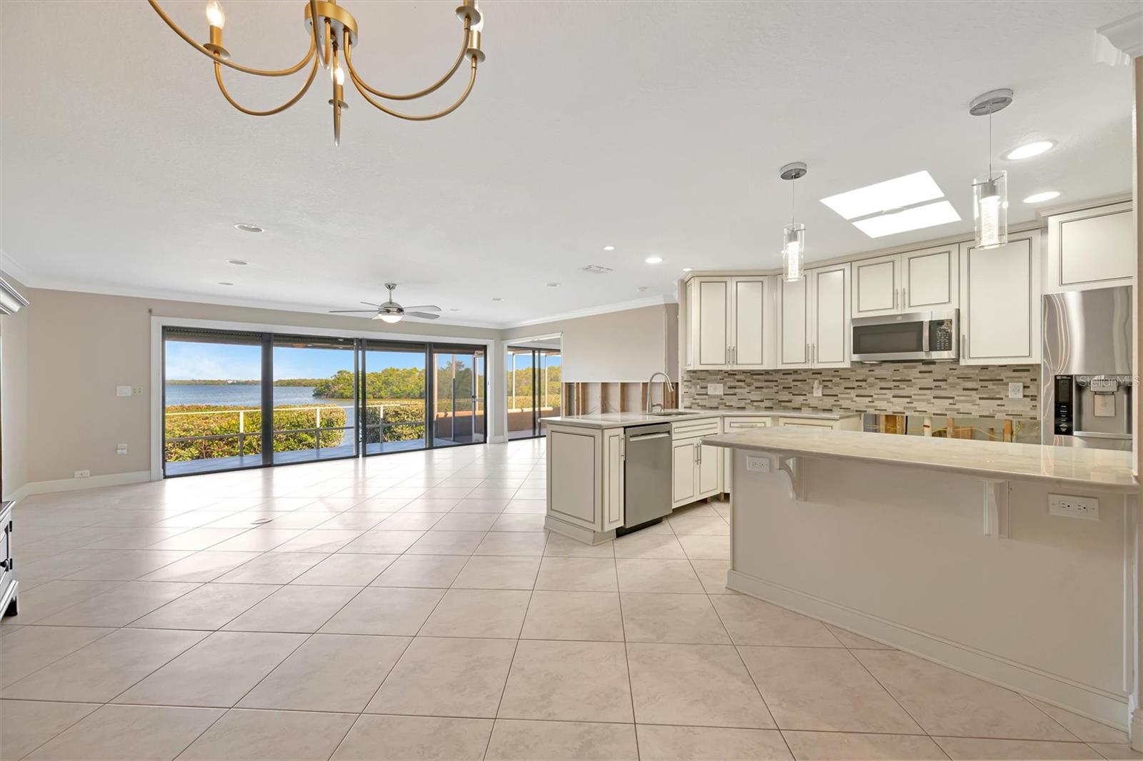 Image 8 of 47 For 3893 Catalina Drive