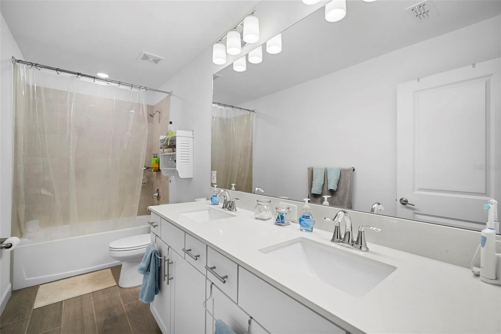 Image 37 of 68 For 15449 White Linen Drive