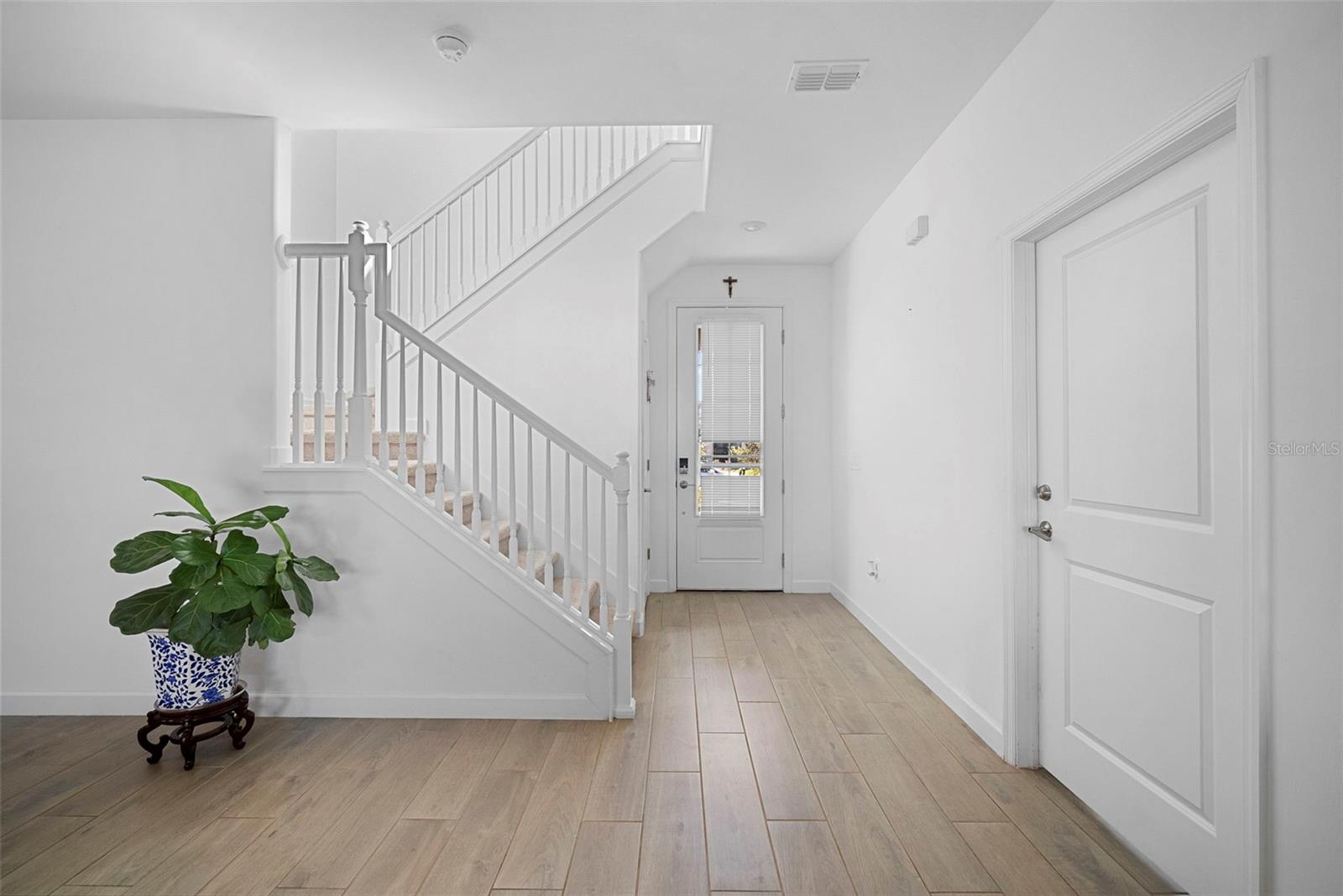 Image 4 of 68 For 15449 White Linen Drive