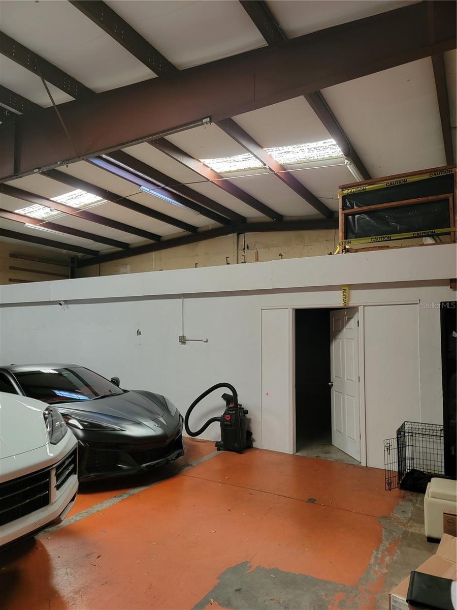 Listing photo id 3 for 1175 Washington Boulevard