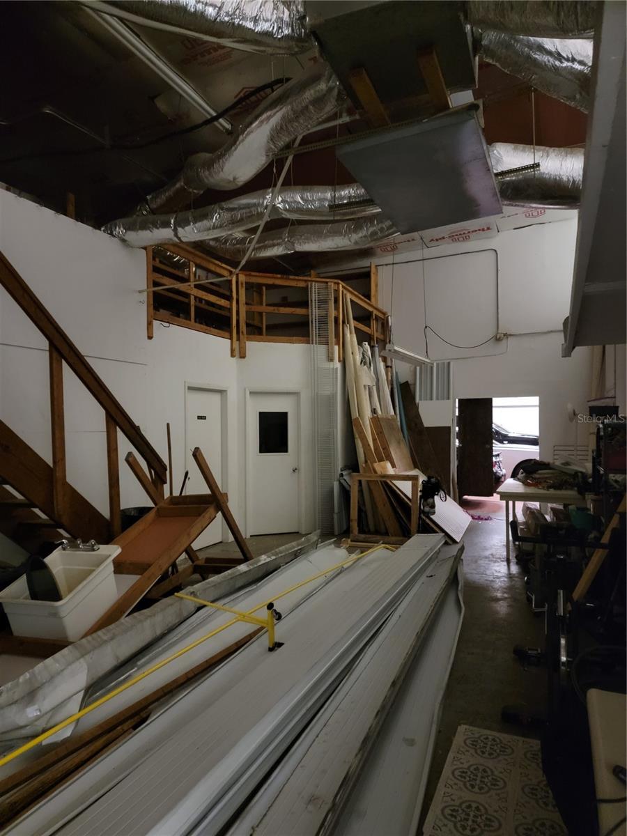 Listing photo id 6 for 1175 Washington Boulevard