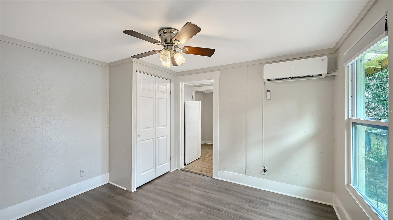 Image 13 of 33 For 1016 10th Avenue W